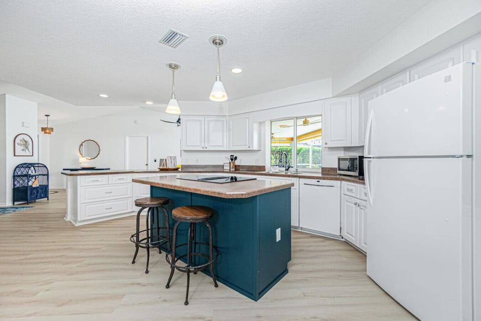 Kitchen with Island