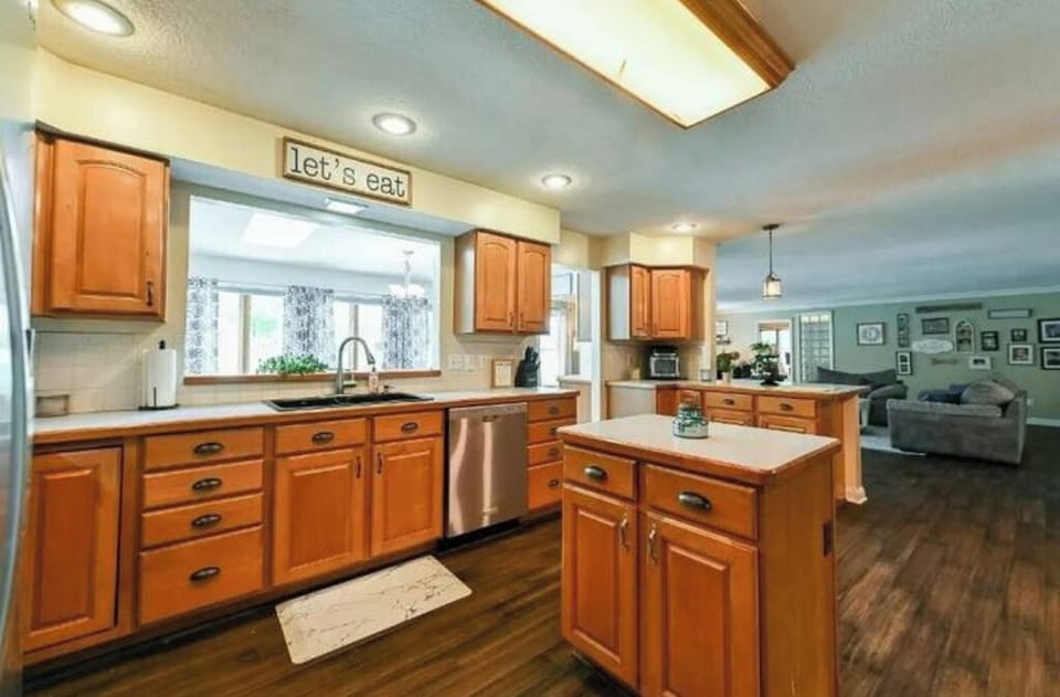 Kitchen view 3