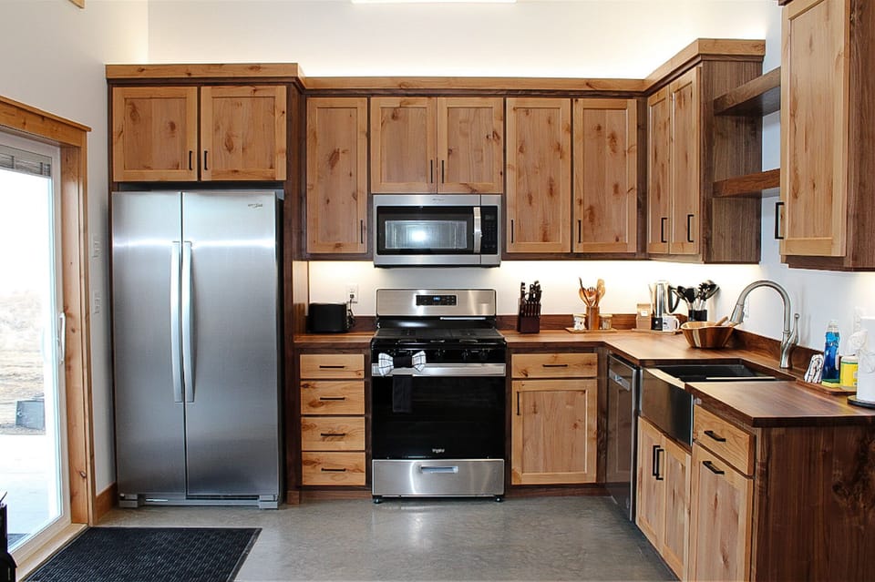 Fully Stocked Kitchen