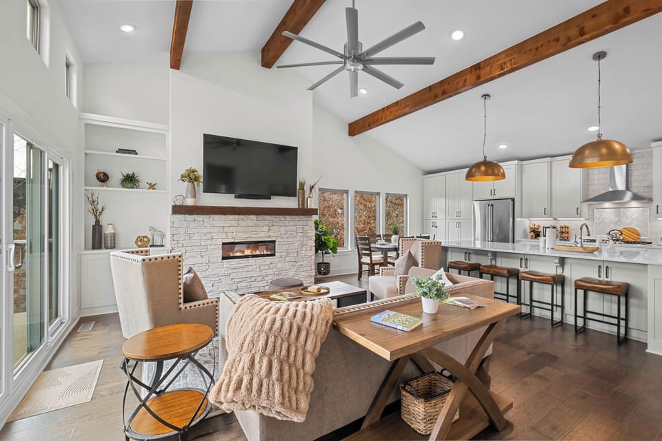 Immaculately furnished with modern decor and furniture!