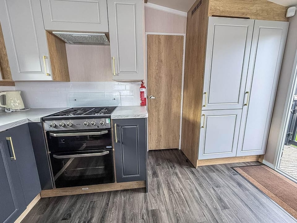 Designed for both convenience and connection, this warm and welcoming space lets you cook, dine, and socialise with your guests with ease to discuss your Hunstanton holiday plans.