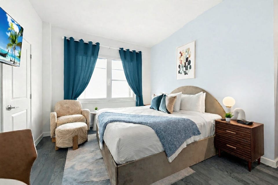 Miami Miami Beach Junior King Studio Bedroom