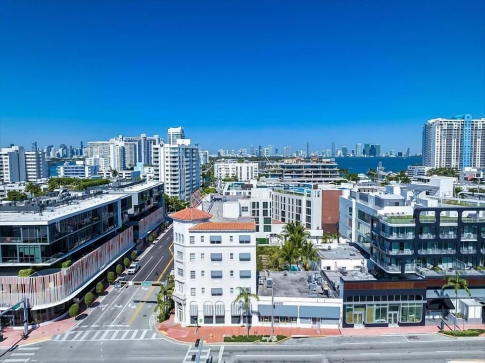 Miami Miami Beach Junior Queen Studio Building Exterior