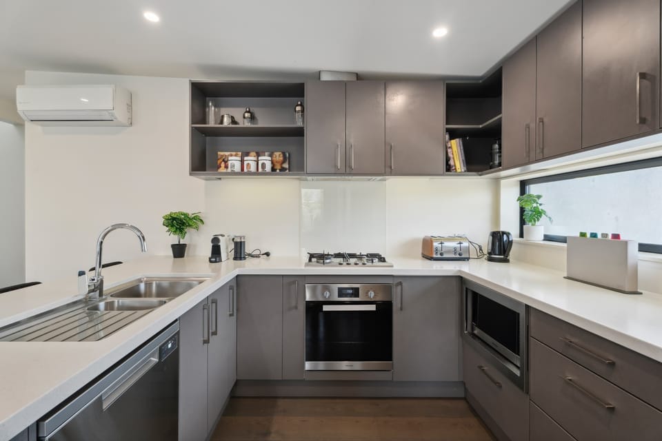 Stylish kitchen with everything you need.