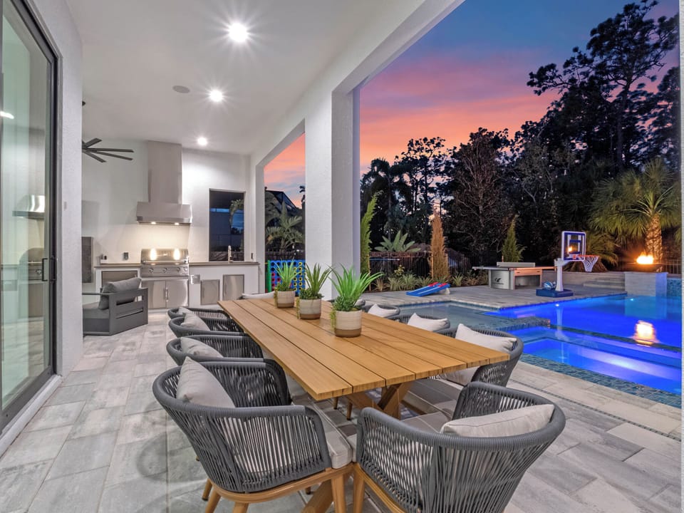 Outdoor dining