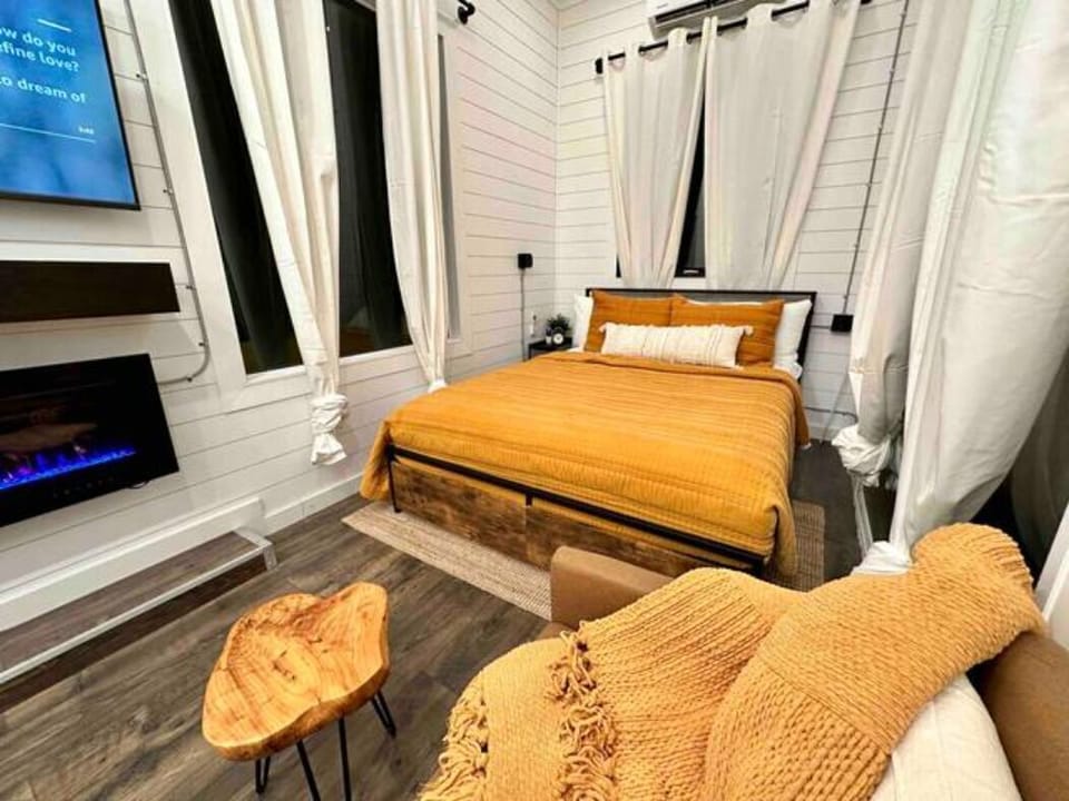 Tiny House - Room 7 
Private retreat space within the larger estate.