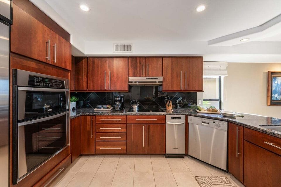 Kaanapali Plantation 18 Kitchen 2