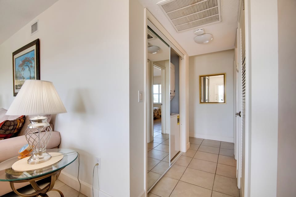Hallway | Washer & Dryer