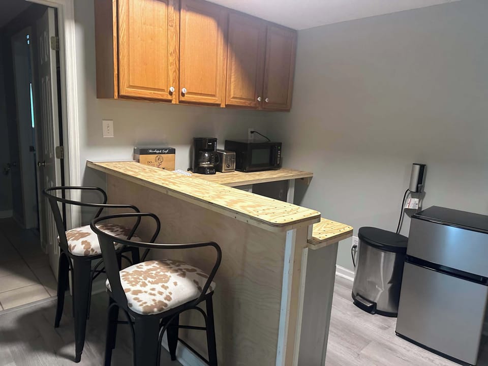 Wet Bar w/ 2 Bar Stools I Coffee Pot I Microwave I Mini Fridge/Freezer Combo