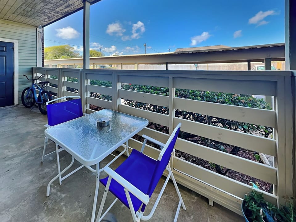 Private Balcony with Seating