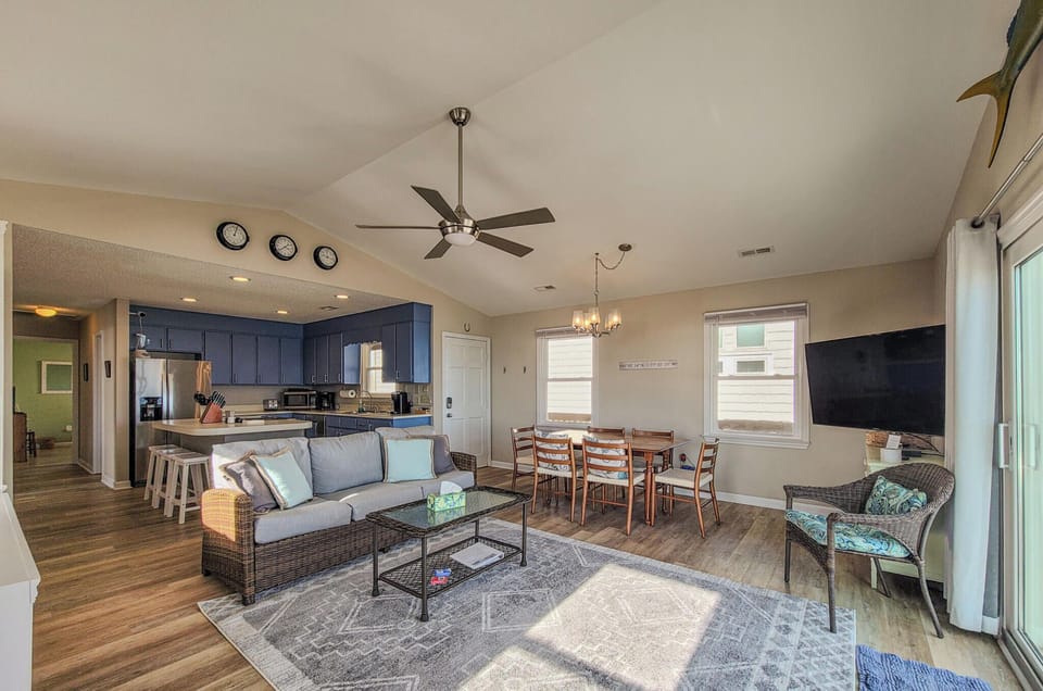 804 S Shore Dr (Beachy McBeach House [Int Ext Aerials]) - watermarked-05