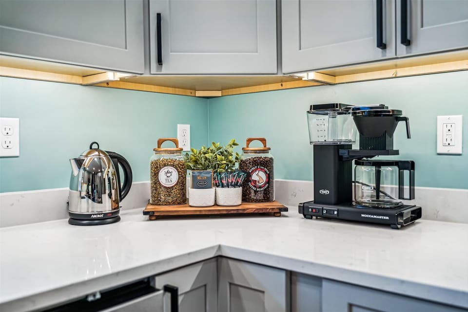 Coffee and tea bar featuring PNW favorites like Oregon Tea Traders, Smith Teas, and Burly & the Bean Coffee Roasters from Seaside