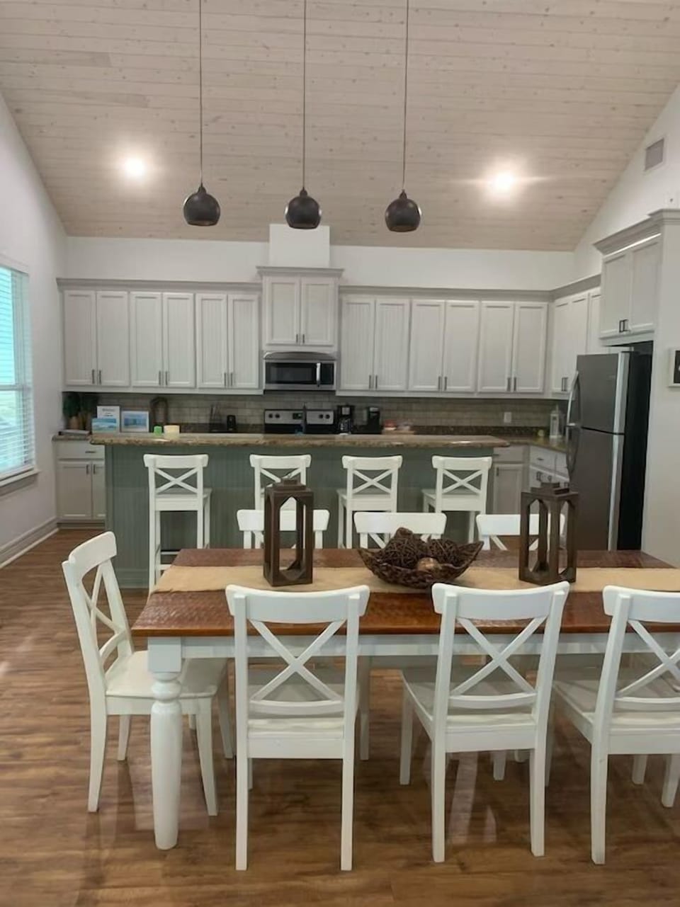 Spacious kitchen with plenty of dining space