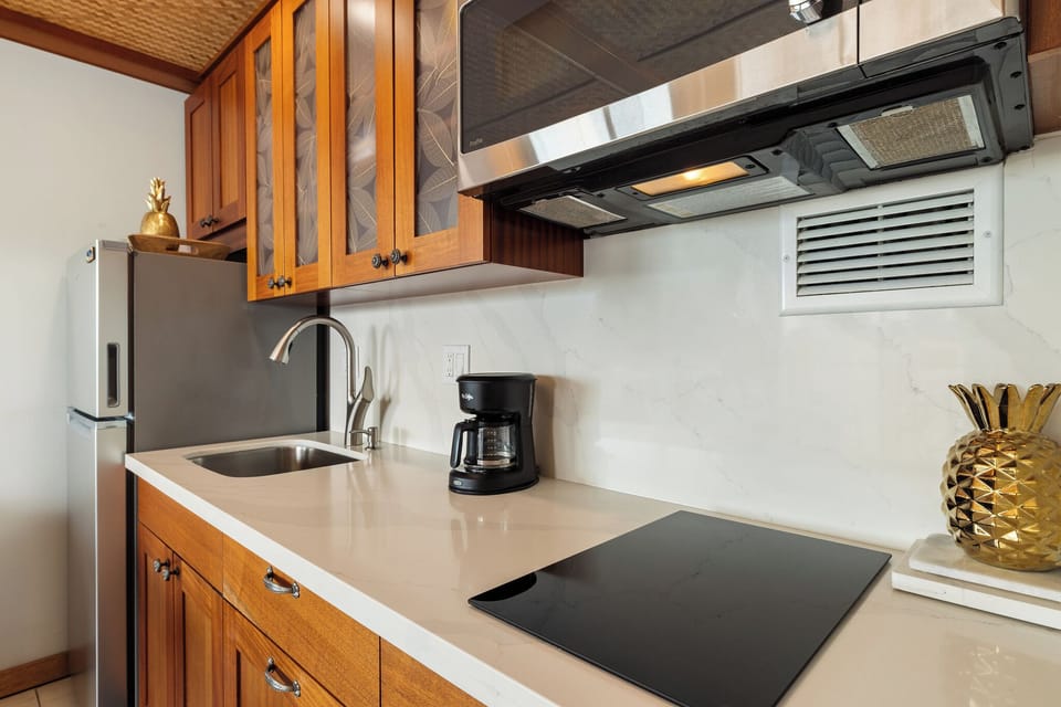 Kitchen - great prep area