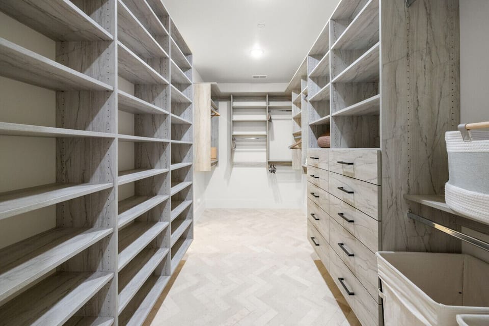Walk-in closet