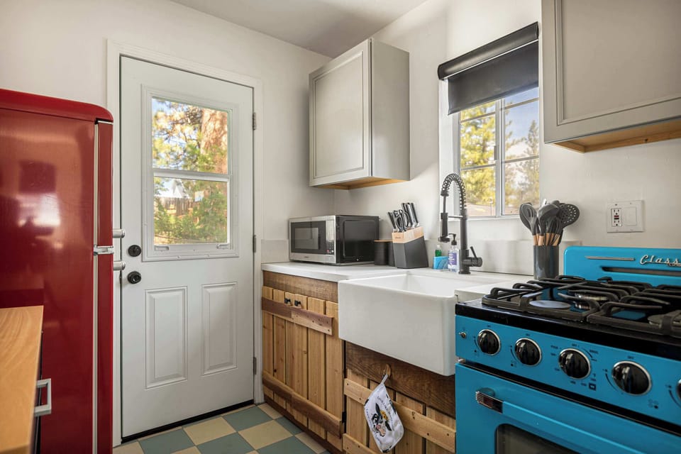 Full kitchen to prepare that delicious meal!