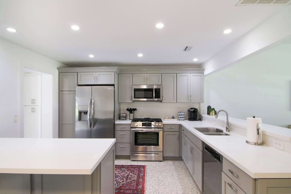 Fully equipped kitchen