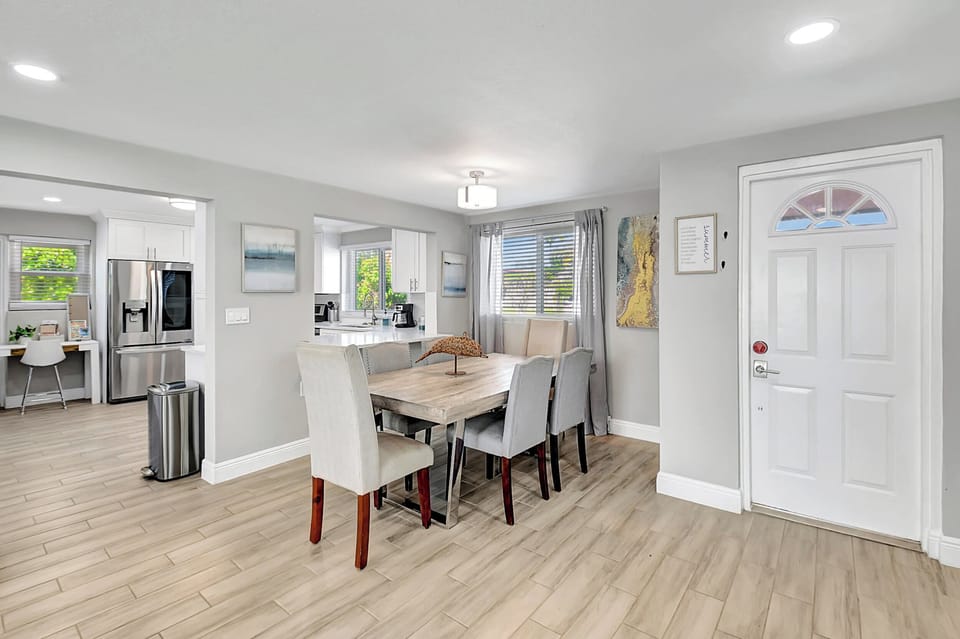 Gather for meals & visiting together at the dining table, with seating for 6