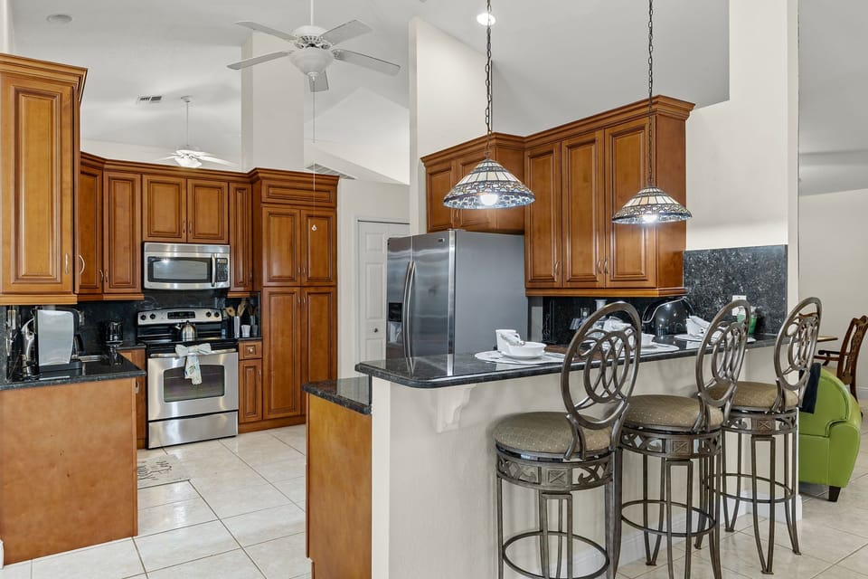 Kitchen and breakfast nook