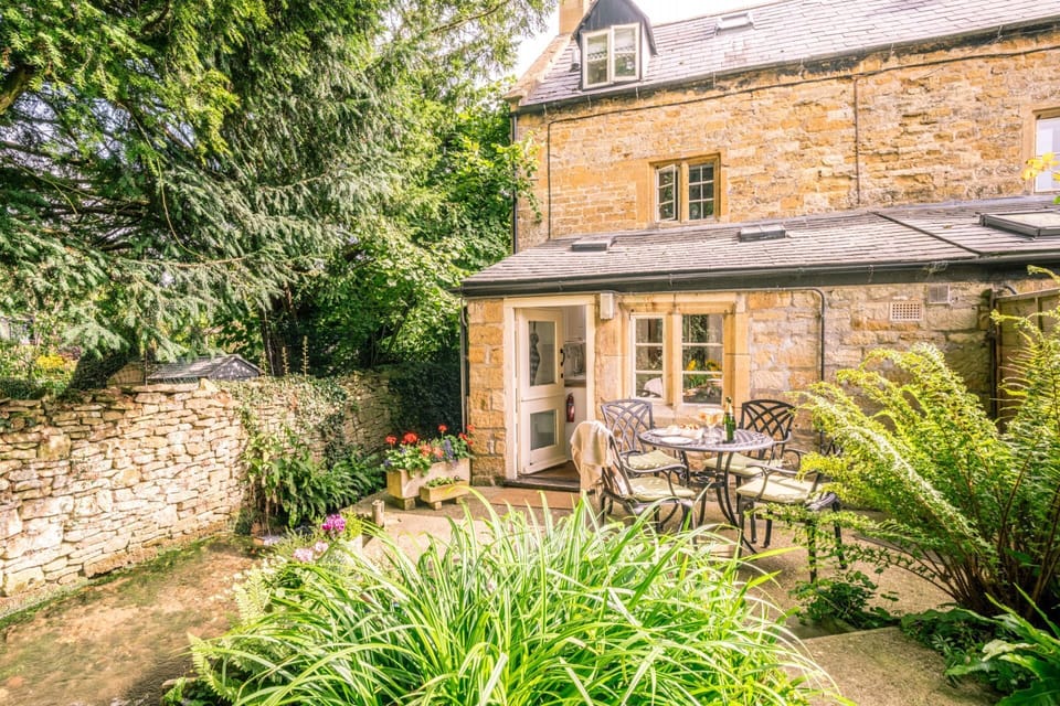 Primrose Cottage, Blockley Garden - StayCotswold