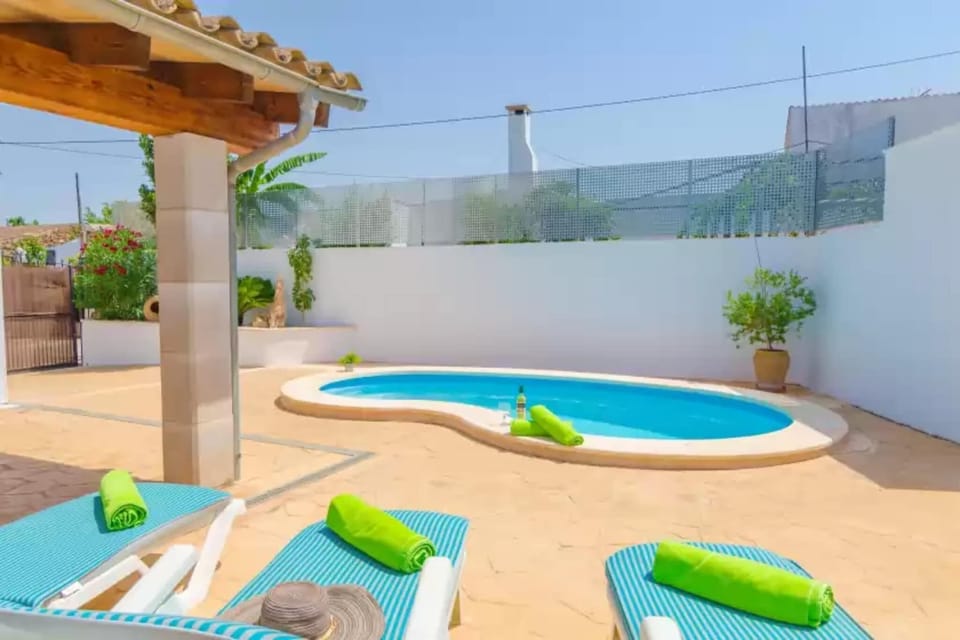 Holiday Home Swimming Pool