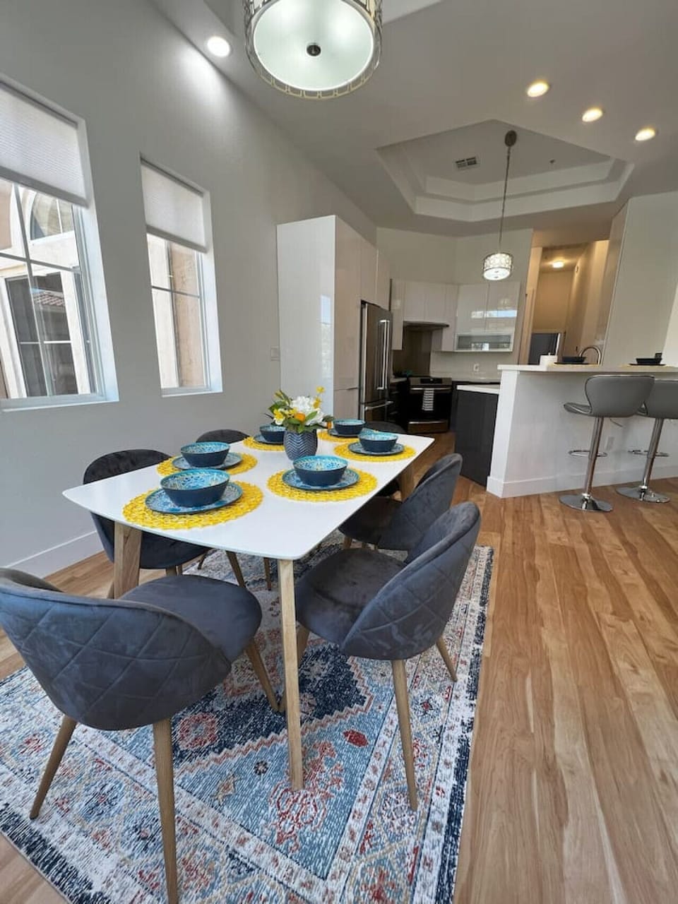 Spacious 6 seater dining table