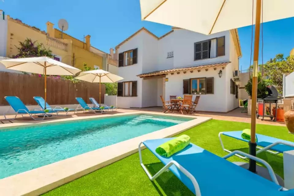 Holiday Home Swimming Pool