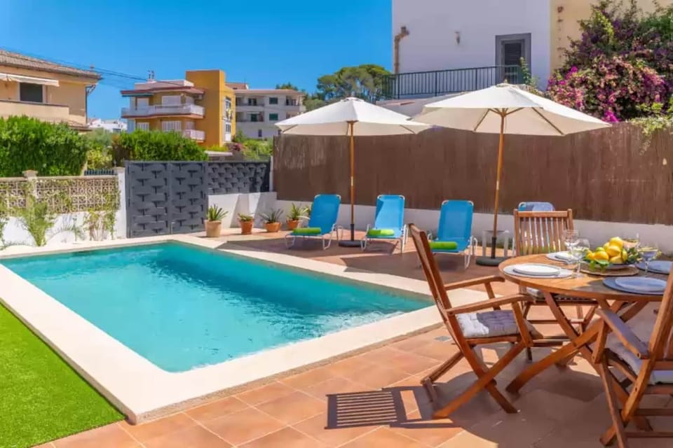 Holiday Home Swimming Pool