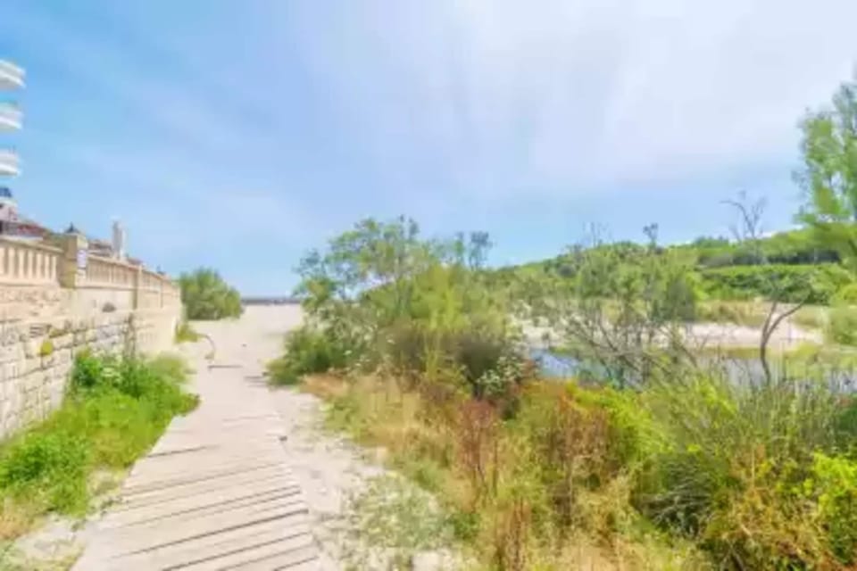 Surroundings [summer] (1-5 km)
