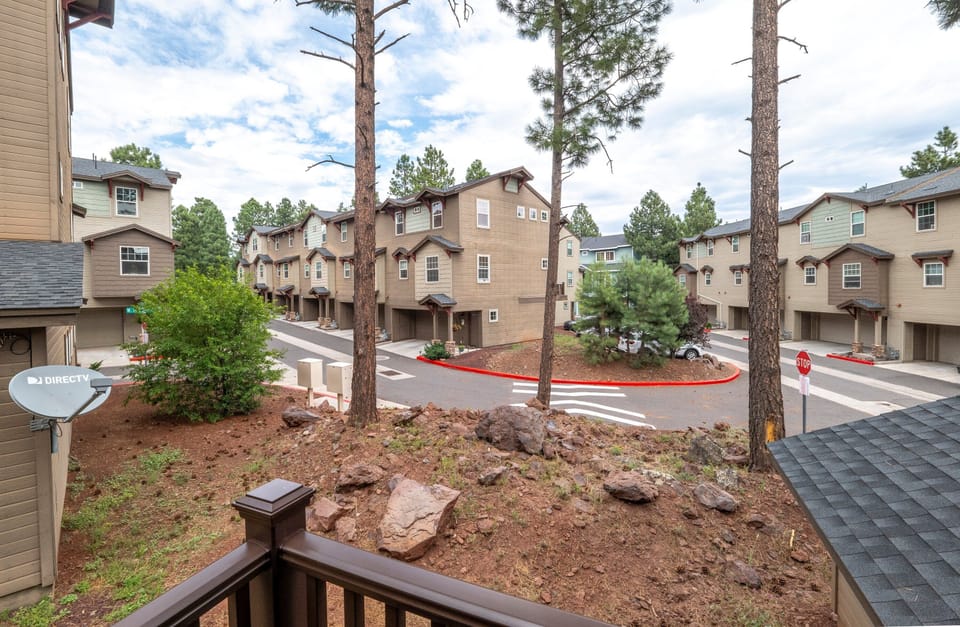 Step outside to enjoy your little private oasis! Grill your staples on the infrared barbecue or simply sit back and enjoy the peace and quiet.