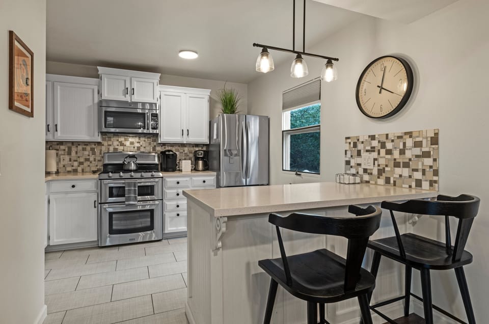 Modern kitchen and barstool seats for 2.