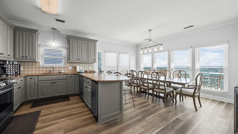 Sunset Place - Kitchen & dining