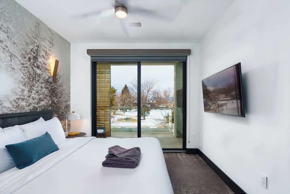 Master Suite w/ views!