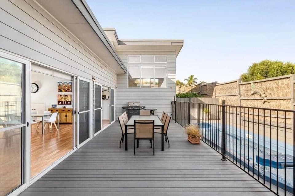Outdoor Deck Entertaining & BBQ