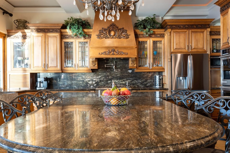 FullyEquipedKitchen 2