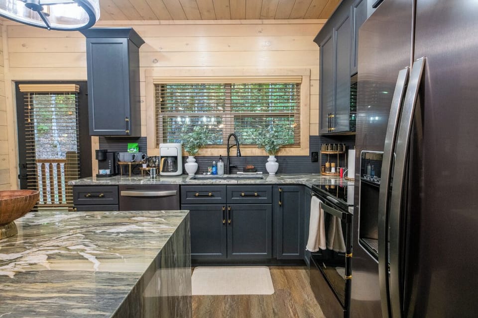 Valley Cove's fully-equipped kitchen