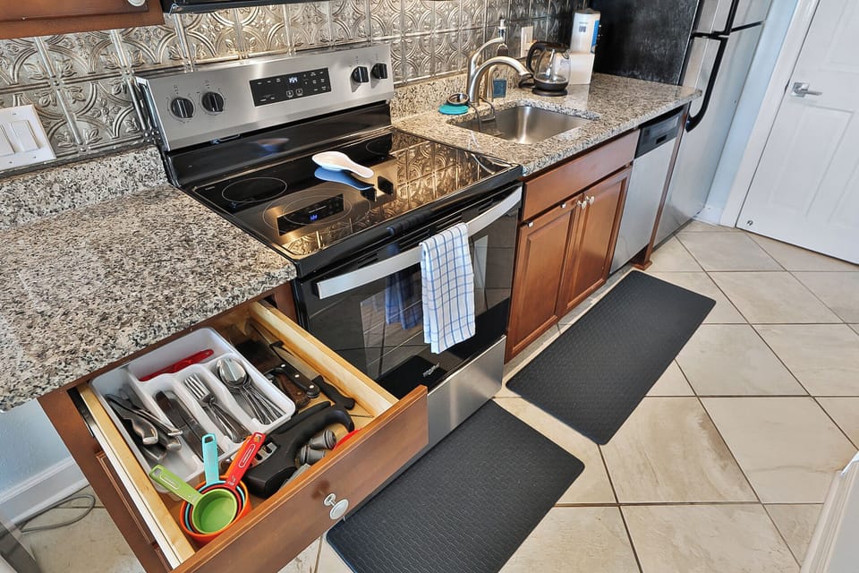 Kitchen/Utensils