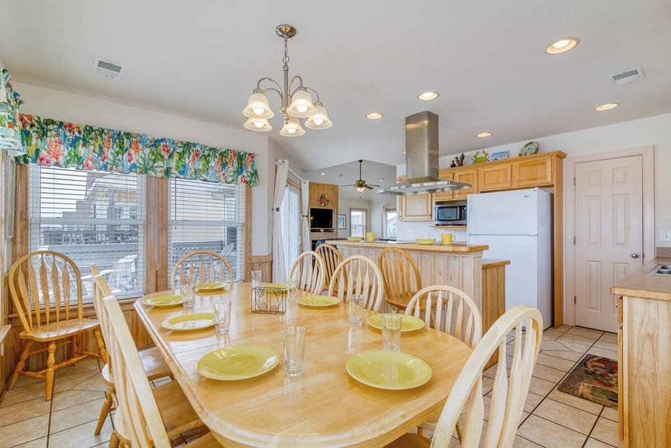 Top Level Dining Area