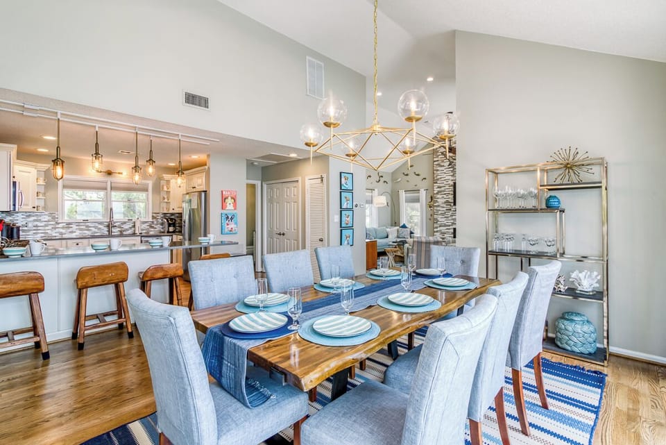 Top Level Dining Area
