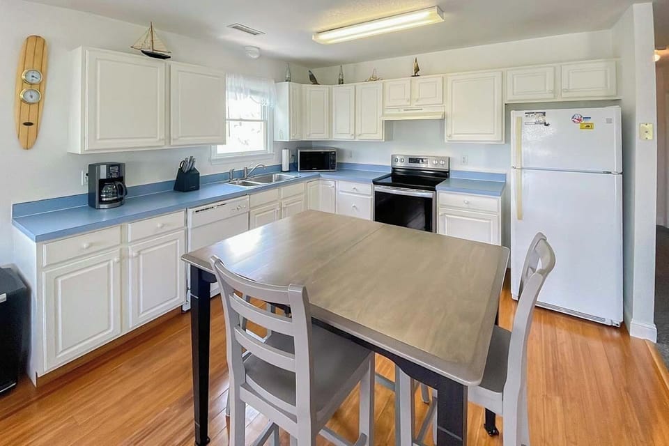 Mid Level Kitchen