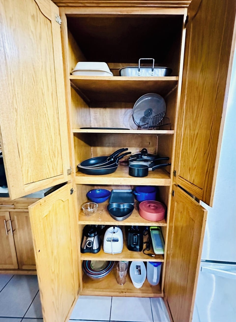 Fully stocked kitchen with appliances. Holiday hosting ready!