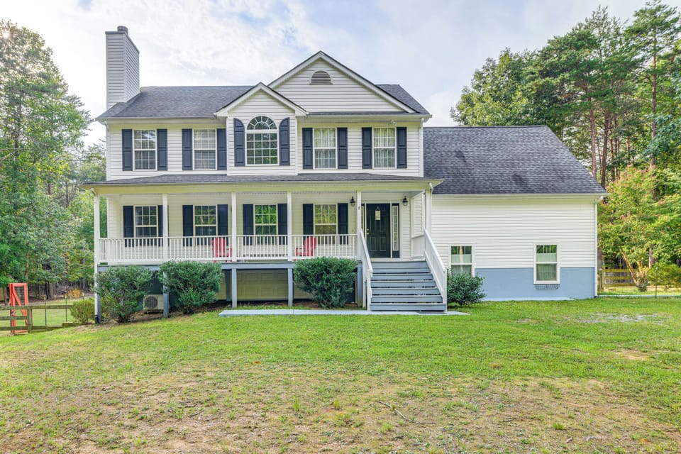 Troy Vacation Rental | 7BR | 3.5BA | 2,400 Sq Ft | Stairs Required