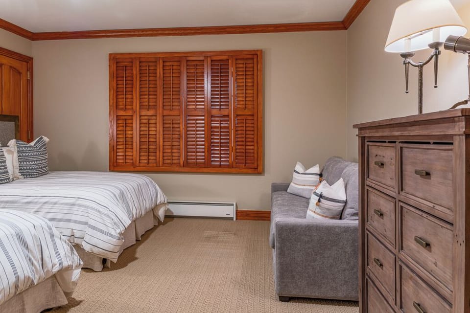 Guest Room 2
