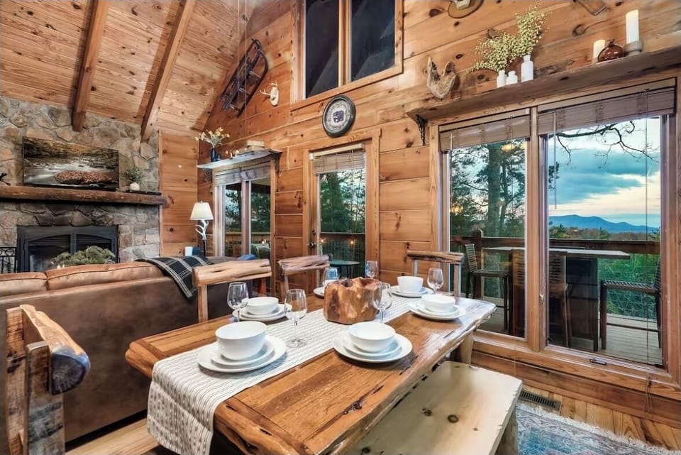 Prepare and enjoy your favorite meals with seating for 6! Great for family meals