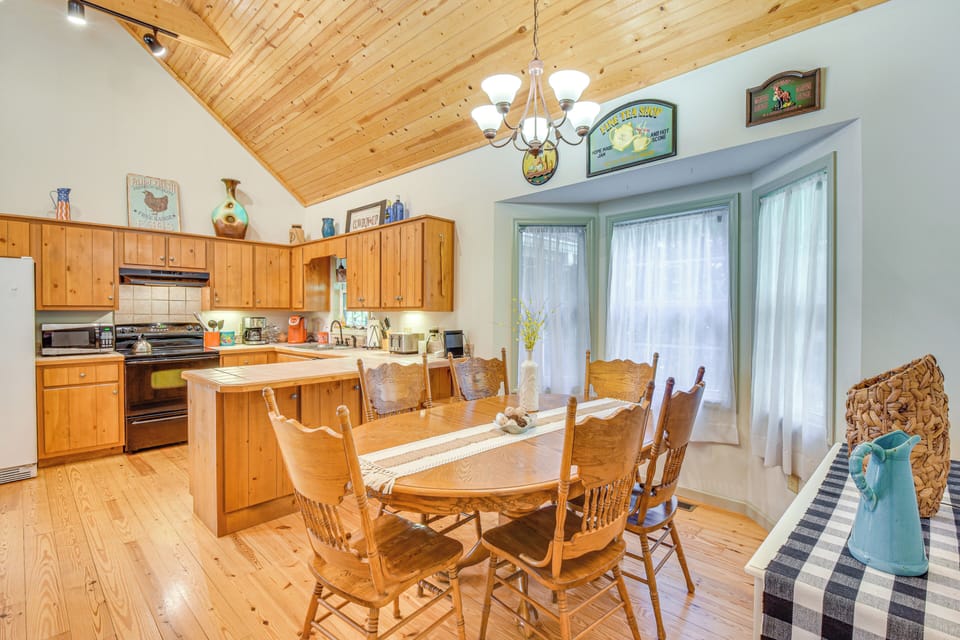 Dining Area | 1st Floor | Dishware/Flatware