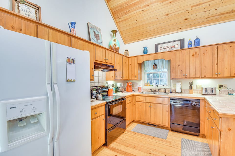 Kitchen | 1st Floor | Cooking Basics | Drip & Pod Coffee Makers | Microwave