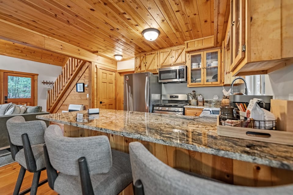 Shady Grove Cabin-Kitchen (2)