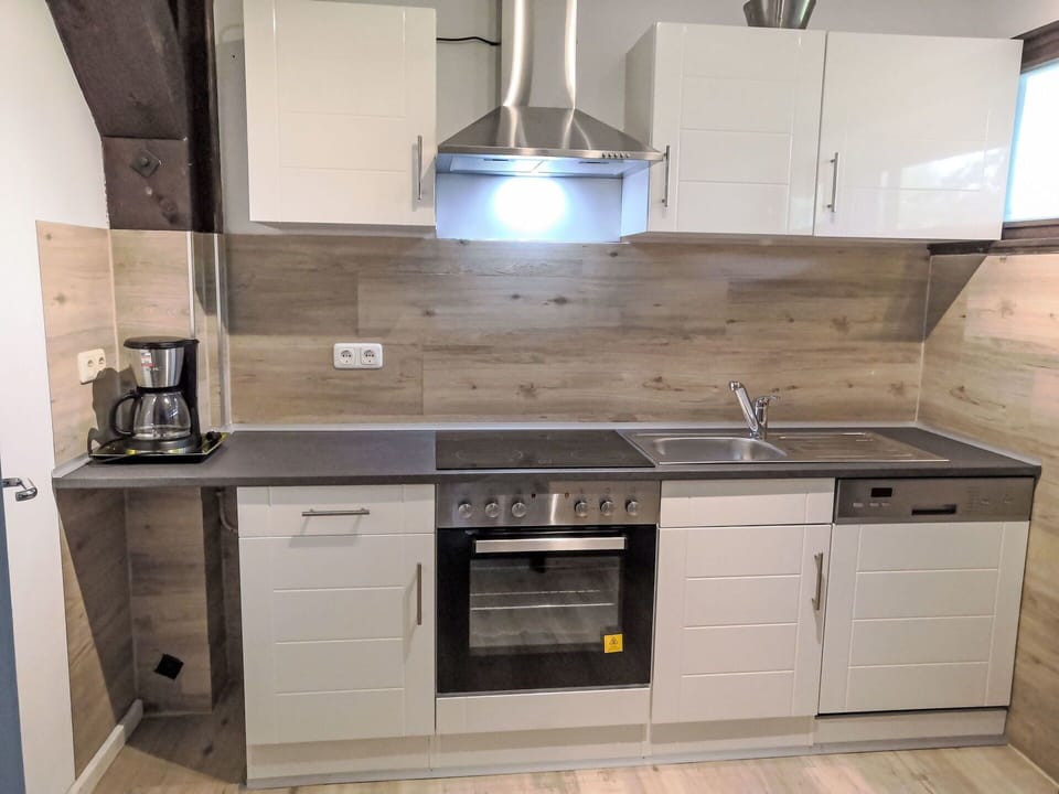 Cabinetry, Building, Countertop, Kitchen Sink, Property, Sink, Tap, Kitchen, Drawer, Kitchen Stove