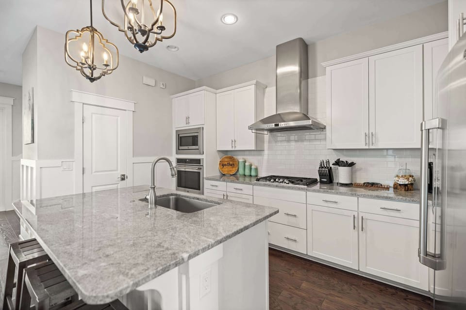 Kitchen: Fully-equipped kitchen, updated appliances, drip coffee maker, Keurig, toaster oven, air fryer, blender, 3 barstools