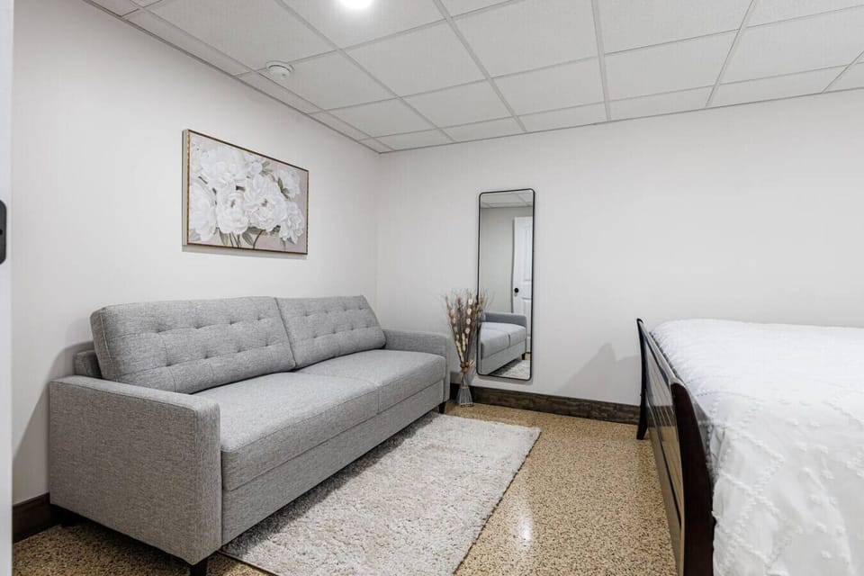 Downstairs/Basement: Bedroom 6: King Bed, Full Size Futon